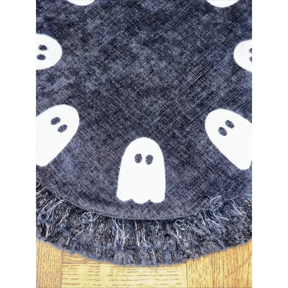 Cupcakes & Cashmere Ghost Round 15” Halloween Black Crushed Velvet Placemat Set